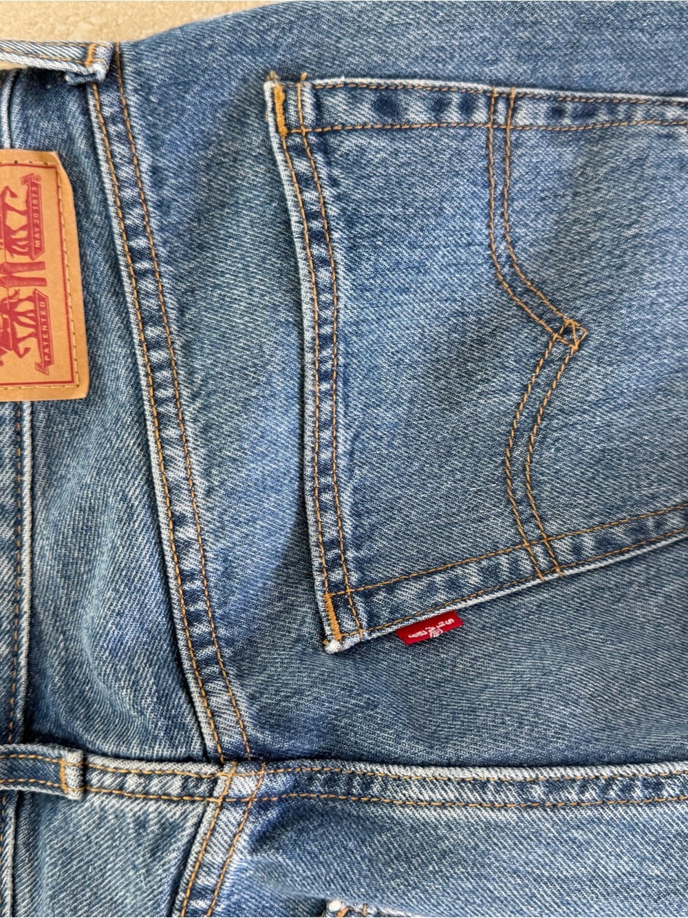 Levi's '94 Baggy Dad Jeans Worn Memory Mid Rise Wide Straight Blue Size 29x31 - Picture 6 of 9